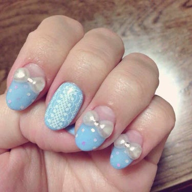 これもいつかのネイルです💅

ぱっつんフレンチに
ハートのパールパーツ2つと
スワロのクリアでリボン🎀
オーロラ丸ホロでドット柄●

中指は
レースシールで埋めました💅

#セルフネイル
#ジェルネイル