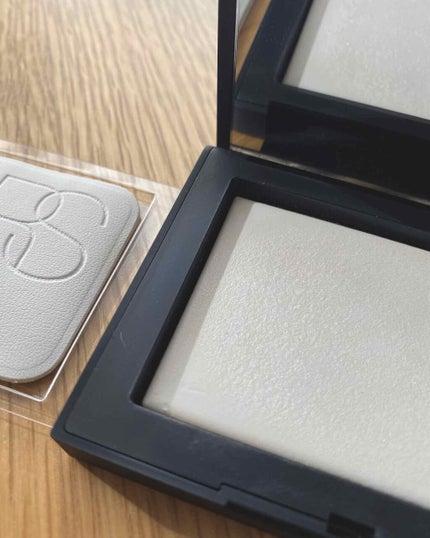 ライトリフレクティングセッティングパウダー プレスト N/NARS/プレストパウダーを使ったクチコミ(3枚目)