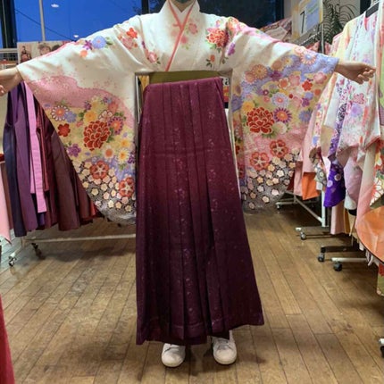 もかこ on LIPS 「この袴・着物に合うメイク模索中です😥特にアイメイク!!アドバイ..」(1枚目)