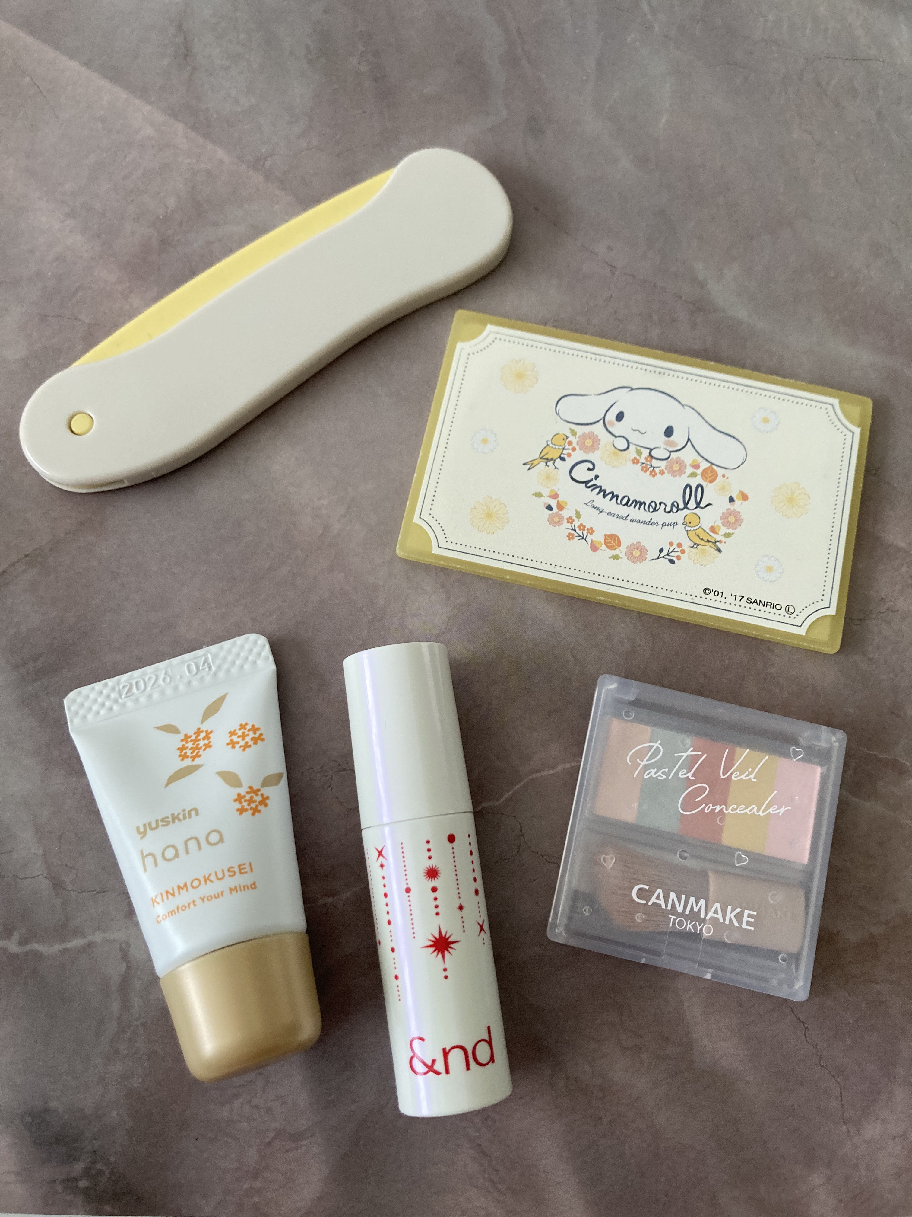 アンドバイロムアンド　グラッシーボムティント/&nd by rom&nd/リップティントを使ったクチコミ（2枚目）