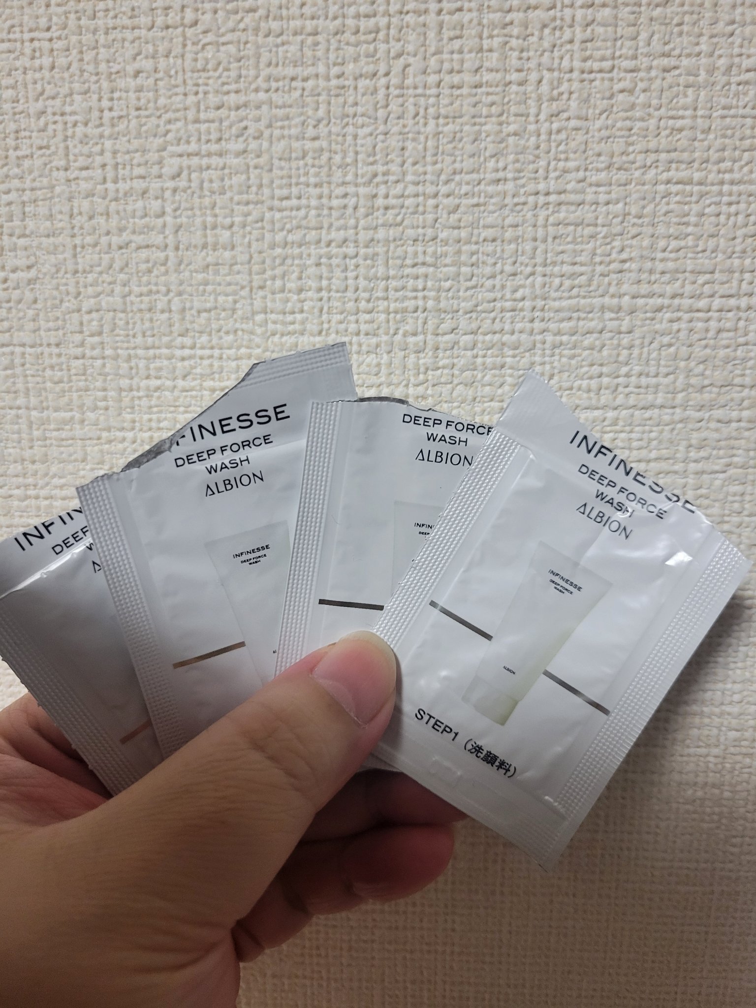 ALBION アンフィネス ディープフォース ウォッシュのクチコミ「洗顔サンプル消化しました☺️

グレーな色の洗顔料だけど臭くなかったのでリピしてみたいです🔁
.....」（1枚目）