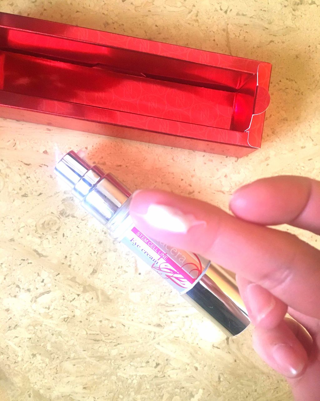 ステムセル メディ アイクリーム/フラセラ/アイケア・アイクリームを使ったクチコミ（2枚目）