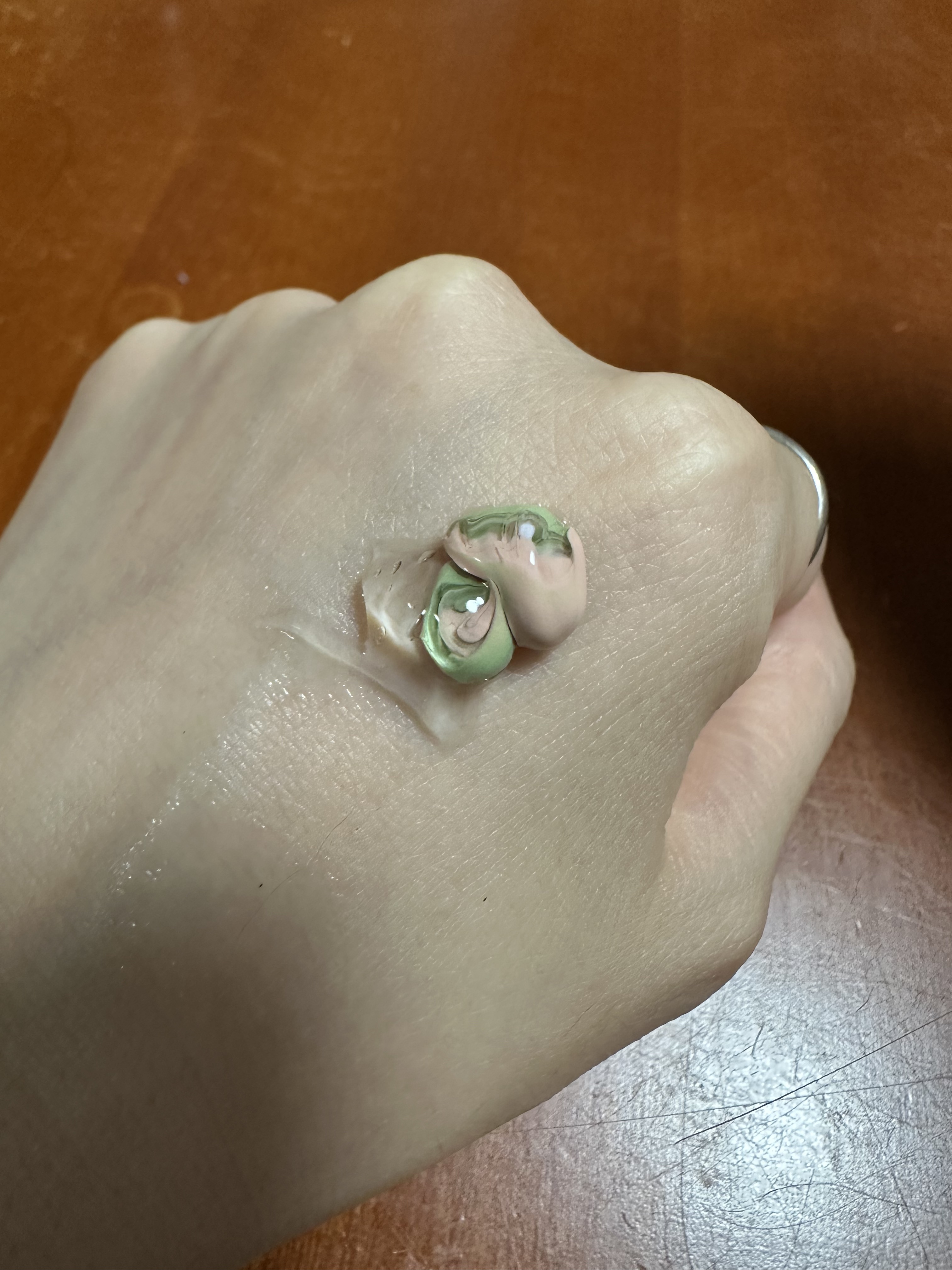 シーグラム カラーブルーム リキッドブラッシュ/SHEGLAM/リキッドチークを使ったクチコミ（3枚目）