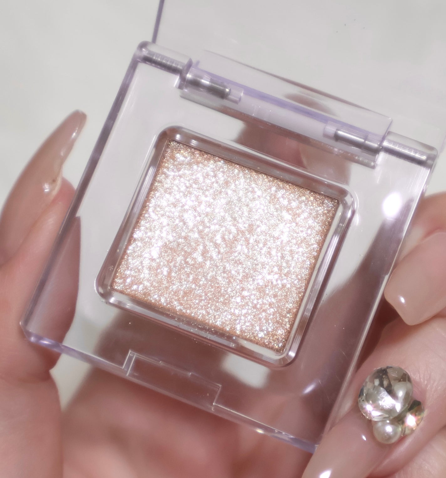 マルチカラーバリエーション スパークル/チャコット・コスメティクス/単色アイシャドウを使ったクチコミ(1枚目)