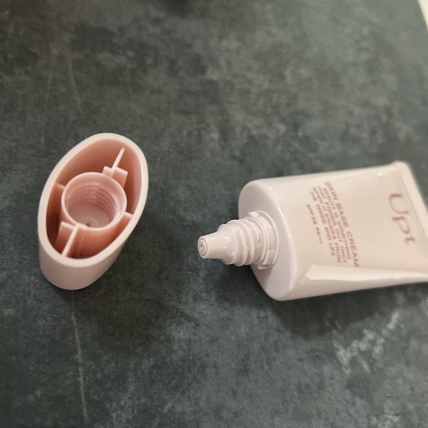 スキンベースクリーム/Upt/化粧下地を使ったクチコミ（2枚目）