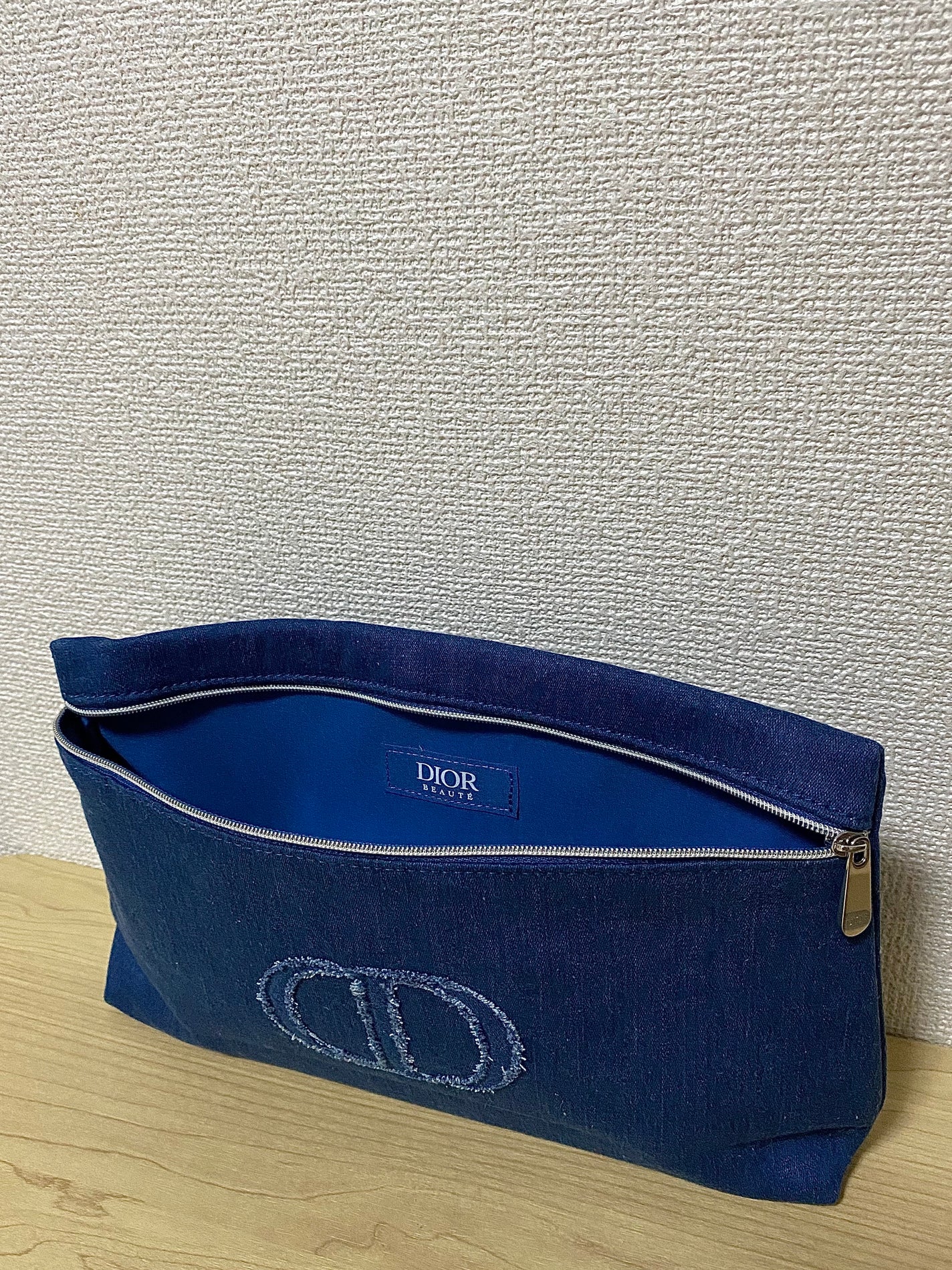 コスメ好きのくま🐻 on LIPS 「Diorのコスメポーチです𓂃𓈒𓏸・ノベルティのポーチです!・..」(3枚目)
