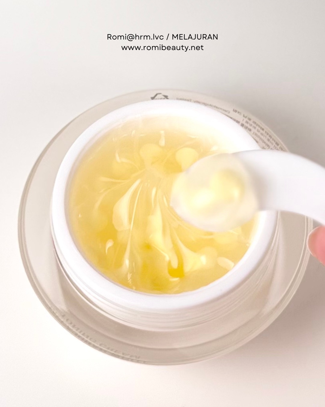 メラジュランホワイトトーニングクリーム&EMS美顔器/MEDITHERAPY/その他スキンケアを使ったクチコミ（2枚目）