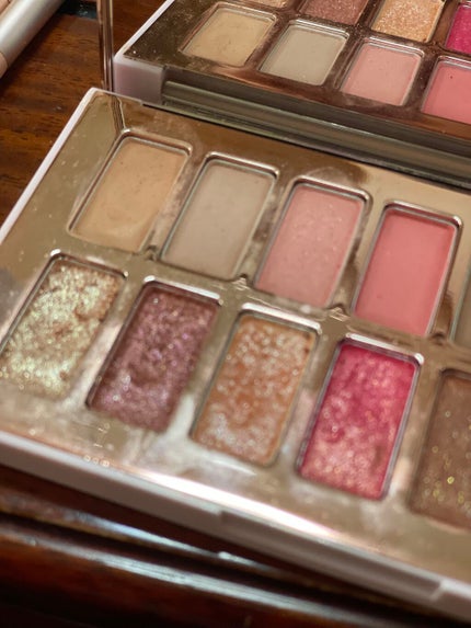 バレンタインボックス3ローズモーメント/VAVI MELLO/アイシャドウパレットを使ったクチコミ(3枚目)