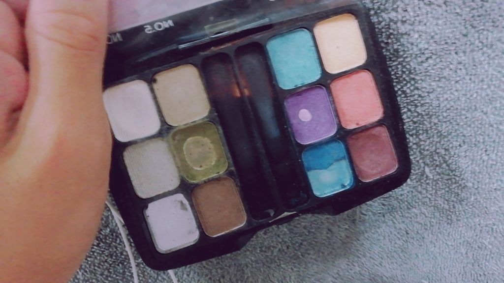 shiny_cosme_0rmu on LIPS 「左上のシャドウは、ハイライトとしても使えます今は、ずっと右上の..」(1枚目)