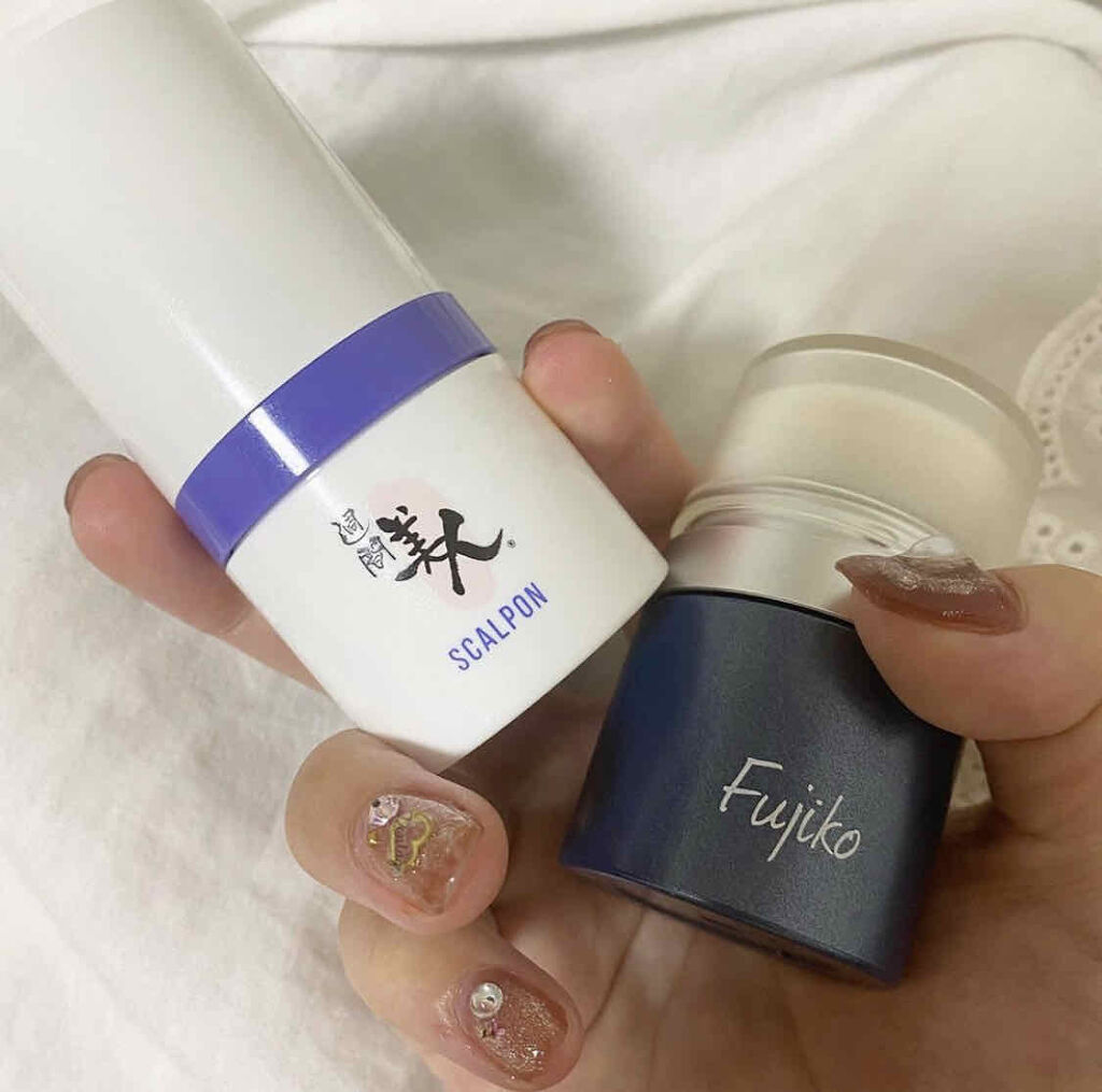 Fujiko様のFPPパウダーとスカルポン
の2商品をお試しさせていただきました！
・
・
どちらも夏の必須アイテム🥺
・
前髪が汗でペタペタになる時とか
梅雨で湿気に髪の毛がやられた時に使える優れもの！
・
スカル