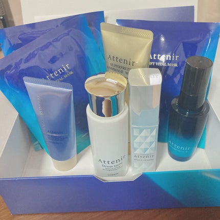 アテニア アクティブブライトネス のクチコミ「買って使用してなくて使い始めたよ♡
毎年最近買ってる夏コフレ!
洗顔からブースター美容液
.....」(1枚目)