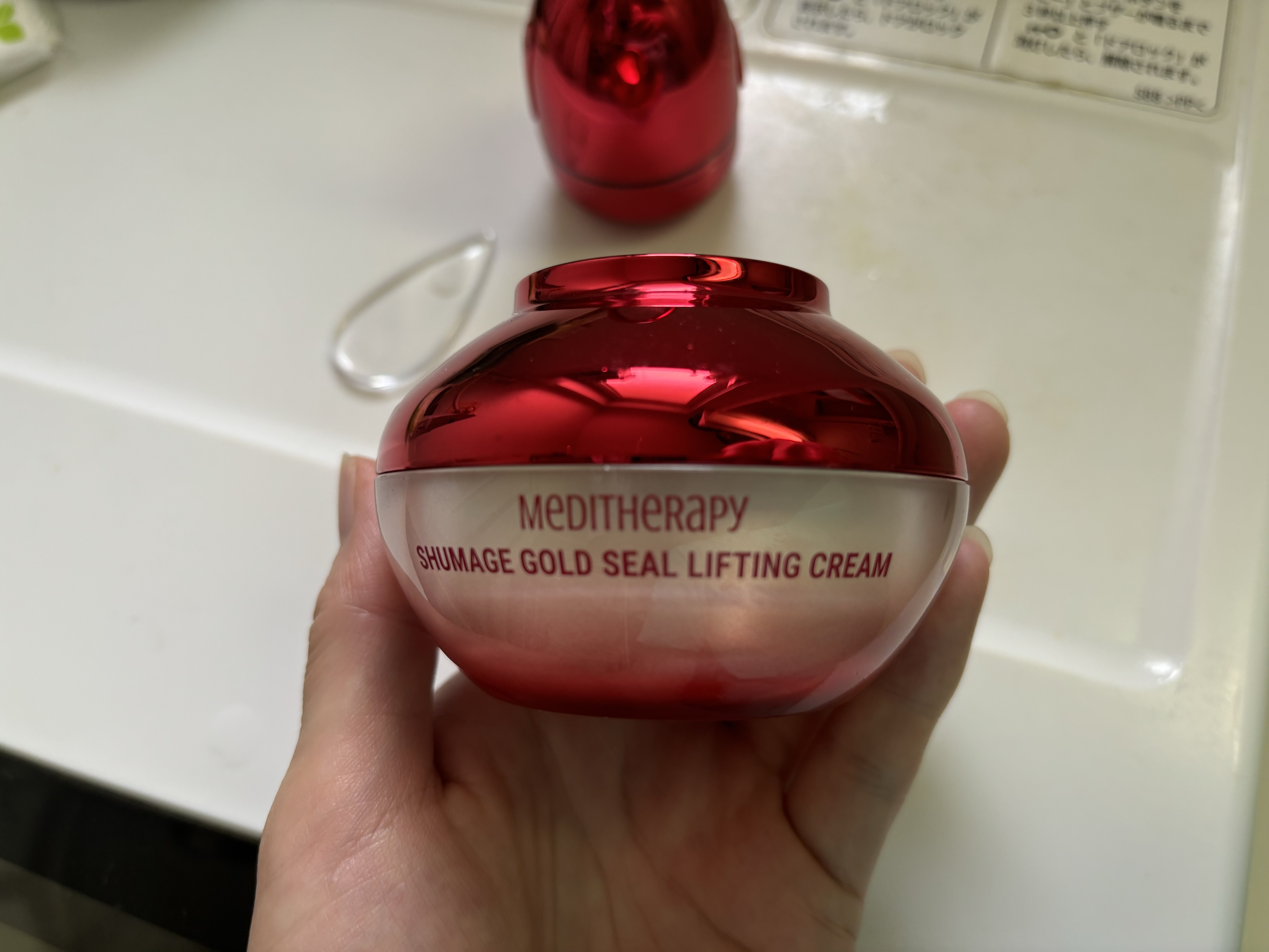 シューマジゴールド糸リフティングクリーム+EMS美顔器/MEDITHERAPY/フェイスクリームを使ったクチコミ（1枚目）