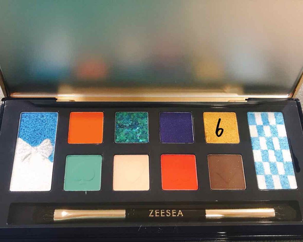 アリスドリームランドシリーズ 12色アイシャドウパレット（ZEESEA×大英博物館）/ZEESEA/アイシャドウパレットを使ったクチコミ（2枚目）