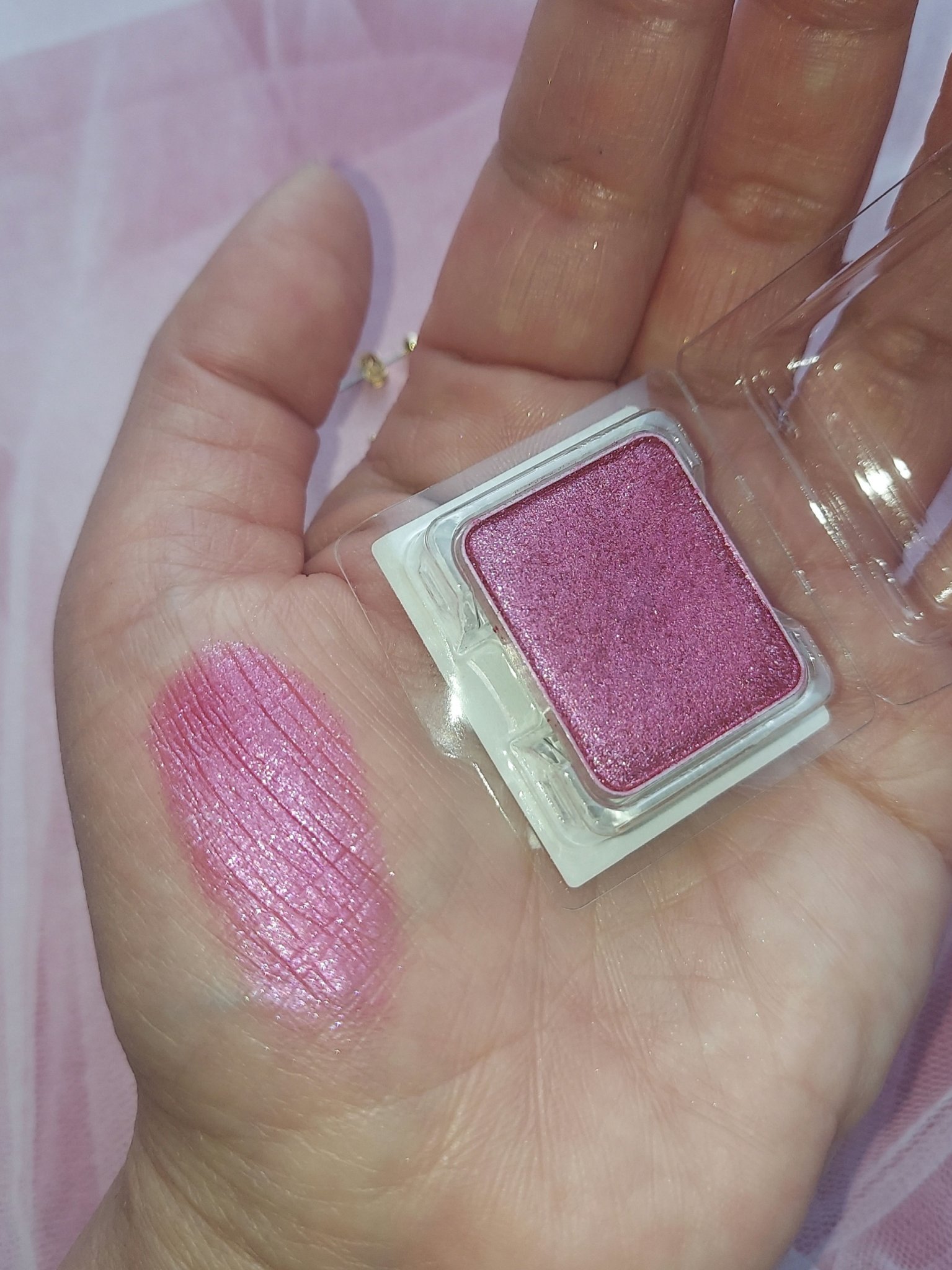 プレスド アイシャドー（レフィル） G ビビッドグレープ 168/shu uemura/単色アイシャドウを使ったクチコミ（3枚目）