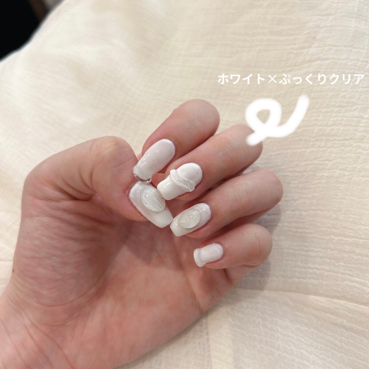 みゅん on LIPS 「11月nail♡//最近はとことんWhitenailが好き!!..」(4枚目)