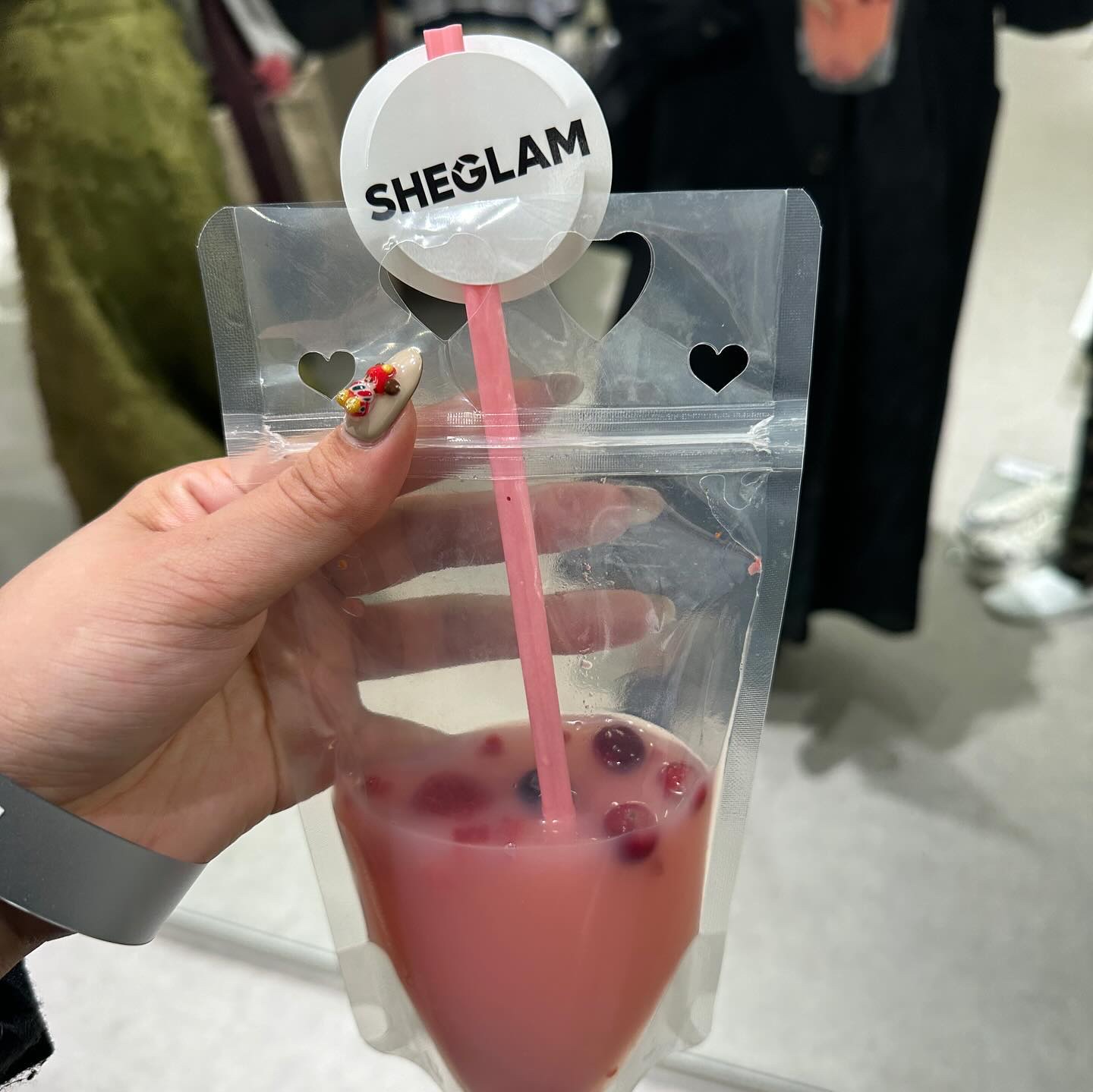 グロウブルーム リキッドハイライター/SHEGLAM/リキッドハイライトを使ったクチコミ（3枚目）