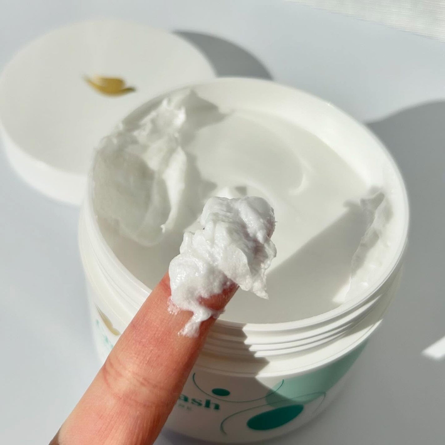 ダヴ クリームボディウォッシュ コンフォートモイスチャー/ダヴ/ボディソープを使ったクチコミ(2枚目)