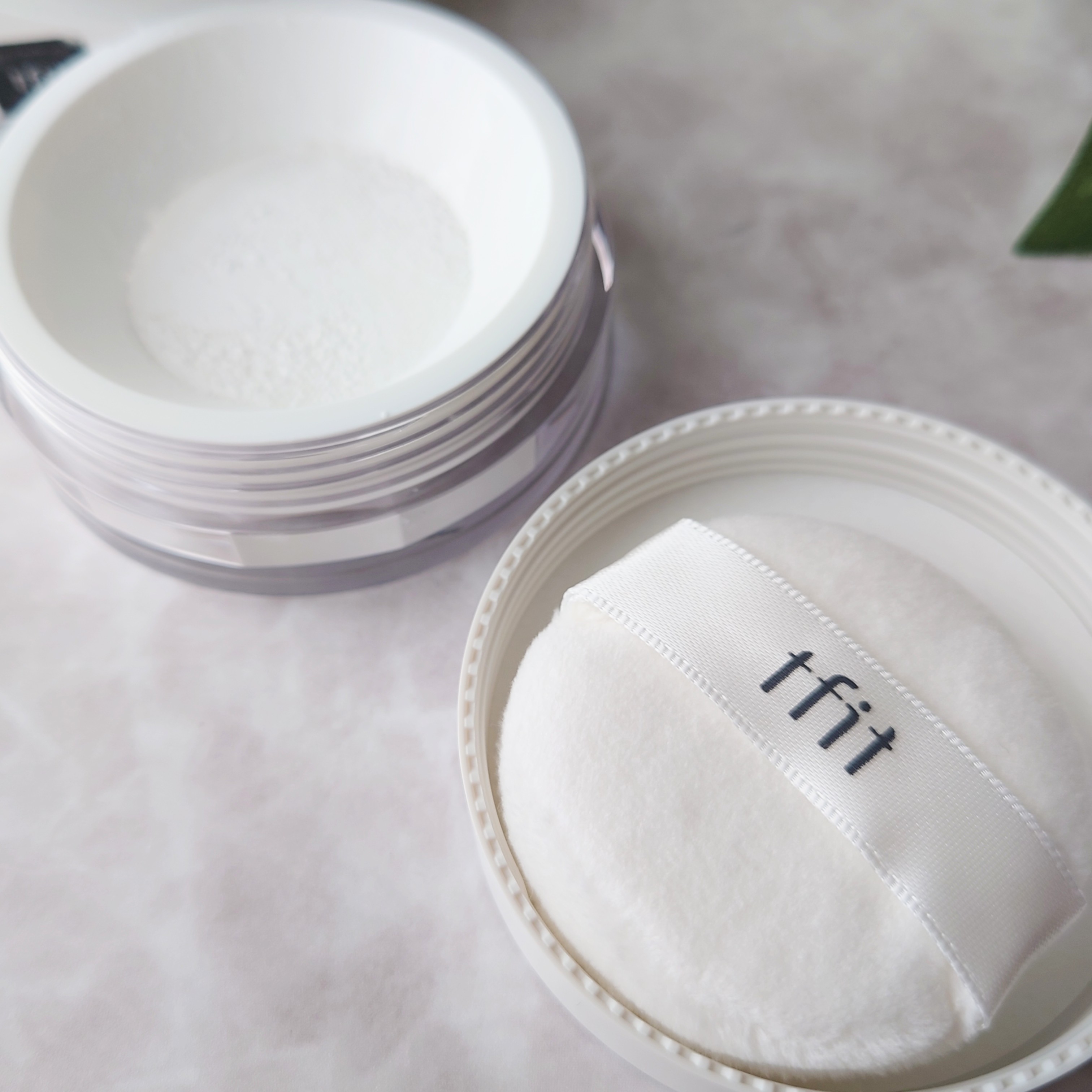 トランスルーセントセットフィニッシングパウダー/TFIT/ルースパウダーを使ったクチコミ（2枚目）