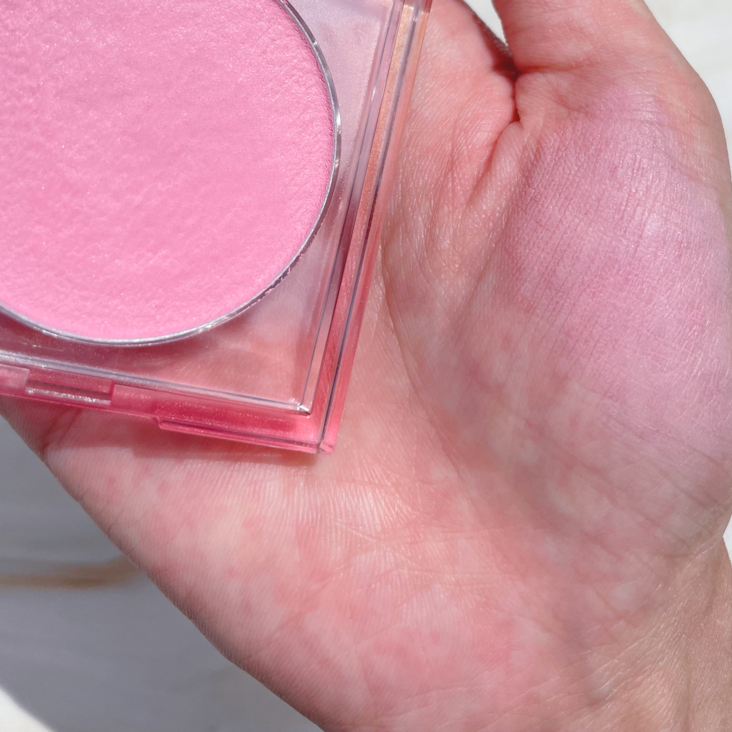 エアーブラーホイップチーク #7 CHERRY PIECE/CLIO/パウダーチークを使ったクチコミ（3枚目）