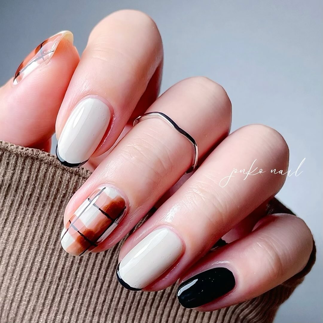 ゆるっとチェック‎𓂃 𓈒𓏸
⁡
⁡
フリーハンドでゆるっと描いた
チェック柄のライン☺️
⁡
イメージは今流行りの
韓国のゆるかわ〜♡な雰囲気
⁡
⁡
そして今回のチェック柄は
少し工夫をしたところがあります！
⁡
後日投稿予定のリー