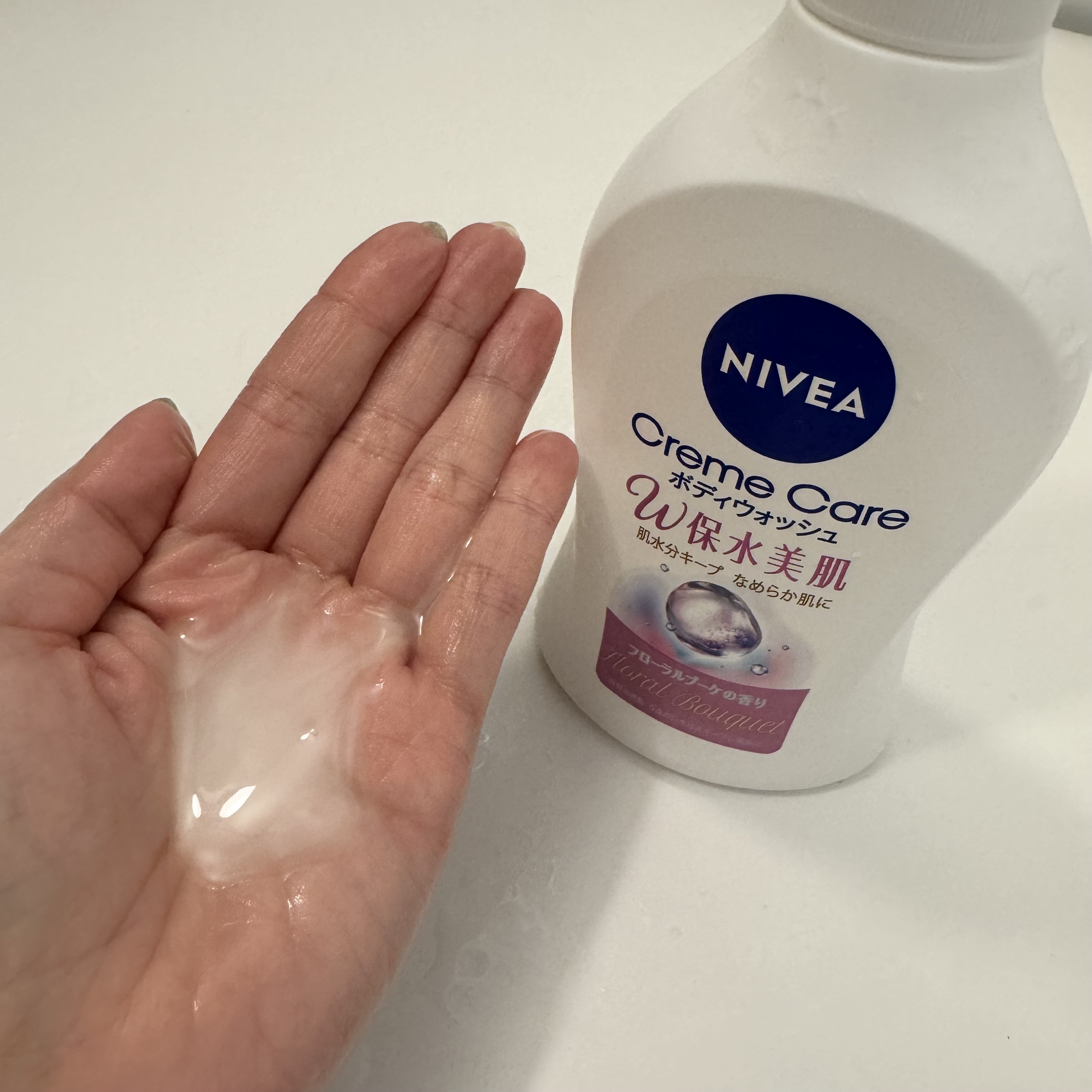 クリームケア ボディウォッシュ W保水美肌 フローラルブーケの香り/ニベア/ボディソープを使ったクチコミ（2枚目）