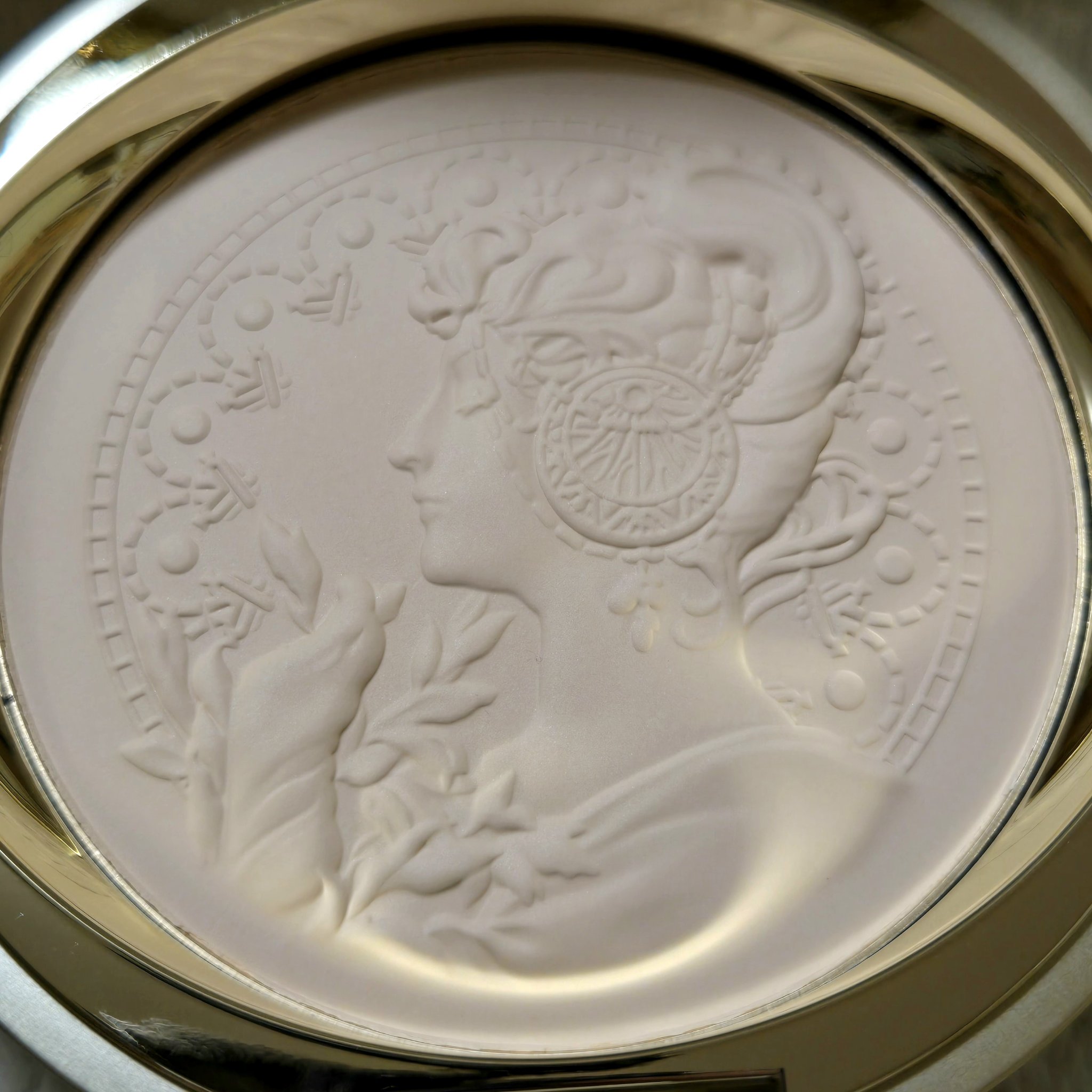 フェースアップパウダー2025/ミラノコレクション/プレストパウダーを使ったクチコミ（3枚目）