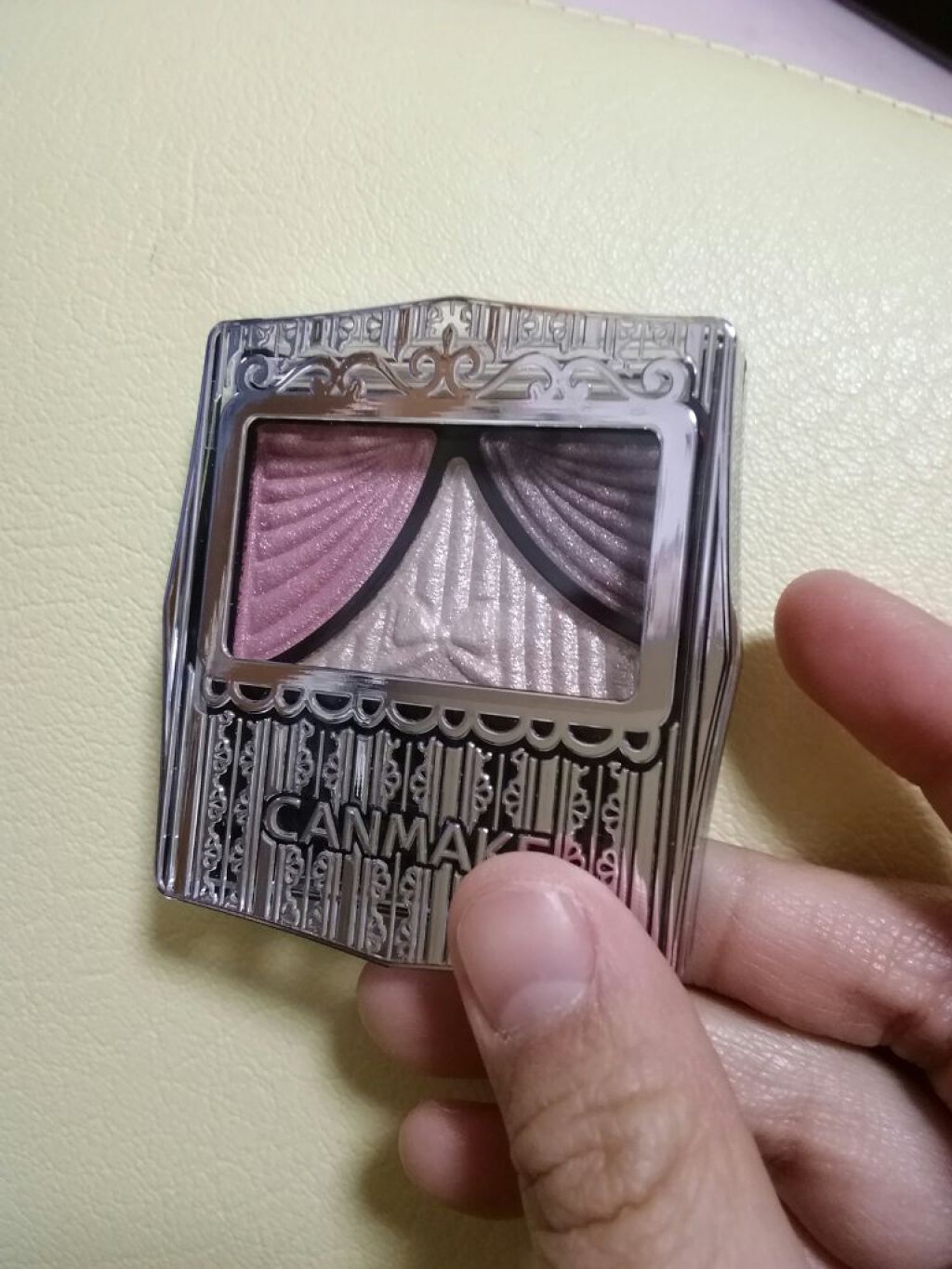 ジューシーピュアアイズ/キャンメイク/アイシャドウパレットを使ったクチコミ（3枚目）