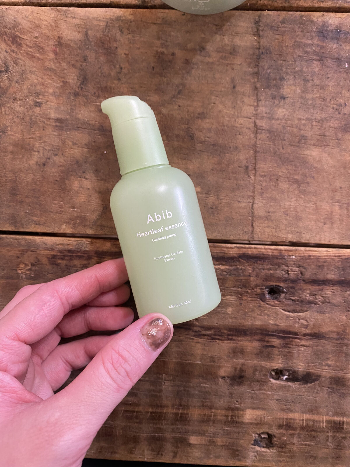 Abib

✔️Heartleaf essence Calming pump

ウォーターミントエキスや、ヒメコウジ葉エキス、コハク酸等が入っていて、ニキビの鎮静作用があり肌の調子を整えてくれるそう🙆🏼‍♀️

肌にスッと馴染んで、ベタ