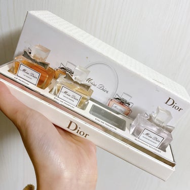 Dior 【旧】ミス ディオール オードゥ パルファンのクチコミ「【Miss Dior EAU DE PARFUM】
内容量:5ml

ミス ディオール オード.....」（2枚目）