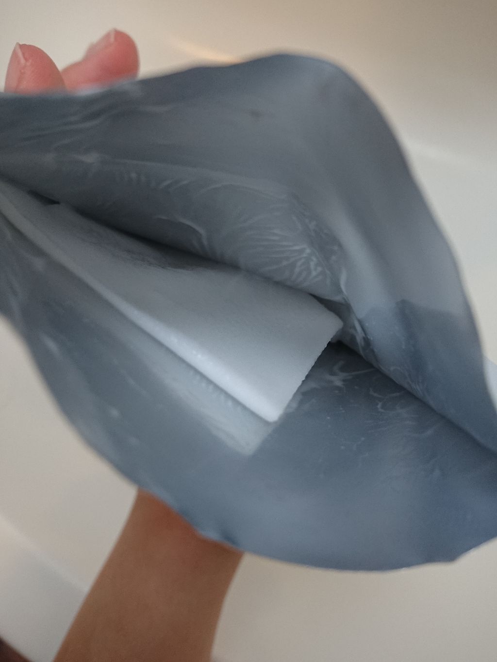 innisfree イッツリアル スクイーズマスク のクチコミ「#表参道 #イニスフリー のシートマスク。
#シアバター 配合の保湿系マスク


シートは以外.....」（3枚目）