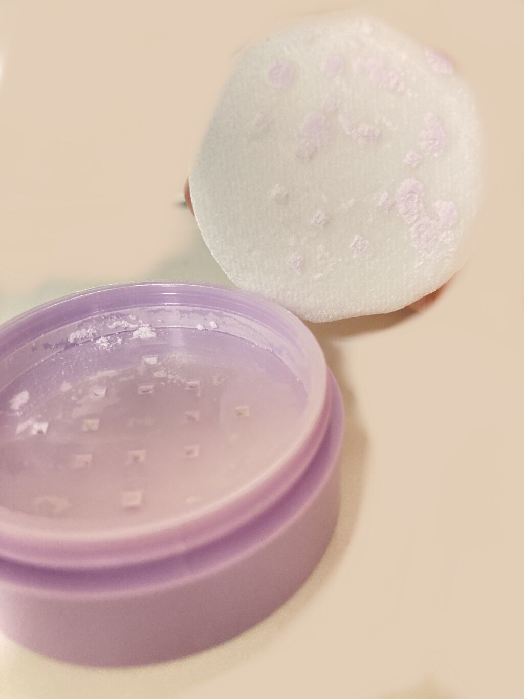 ノーセバム　ミネラルカラーパウダー　/innisfree/ルースパウダーを使ったクチコミ（2枚目）