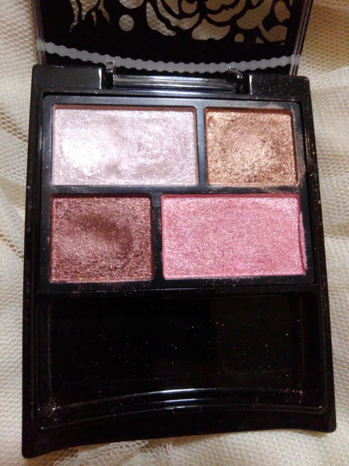 フォーカラーニュアンスアイズ/パルガントン/アイシャドウパレットを使ったクチコミ(4枚目)