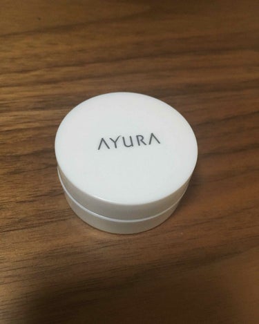 AYURA オイルシャットデイセラム
(朝用練り美容液)
2,700円

毛穴カバー・テカリ予防の効果もある、固形美容液です。

スキンケアの後、下地を塗る前に、指で取って気になる箇所にくるくると肌の質