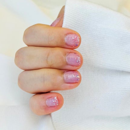 Tomoko/見えない世界から届ける“儚げ透明感メイク“ on LIPS 「#newnailコスメ好きの友達がプレゼントしてくれたマリクワ..」(2枚目)