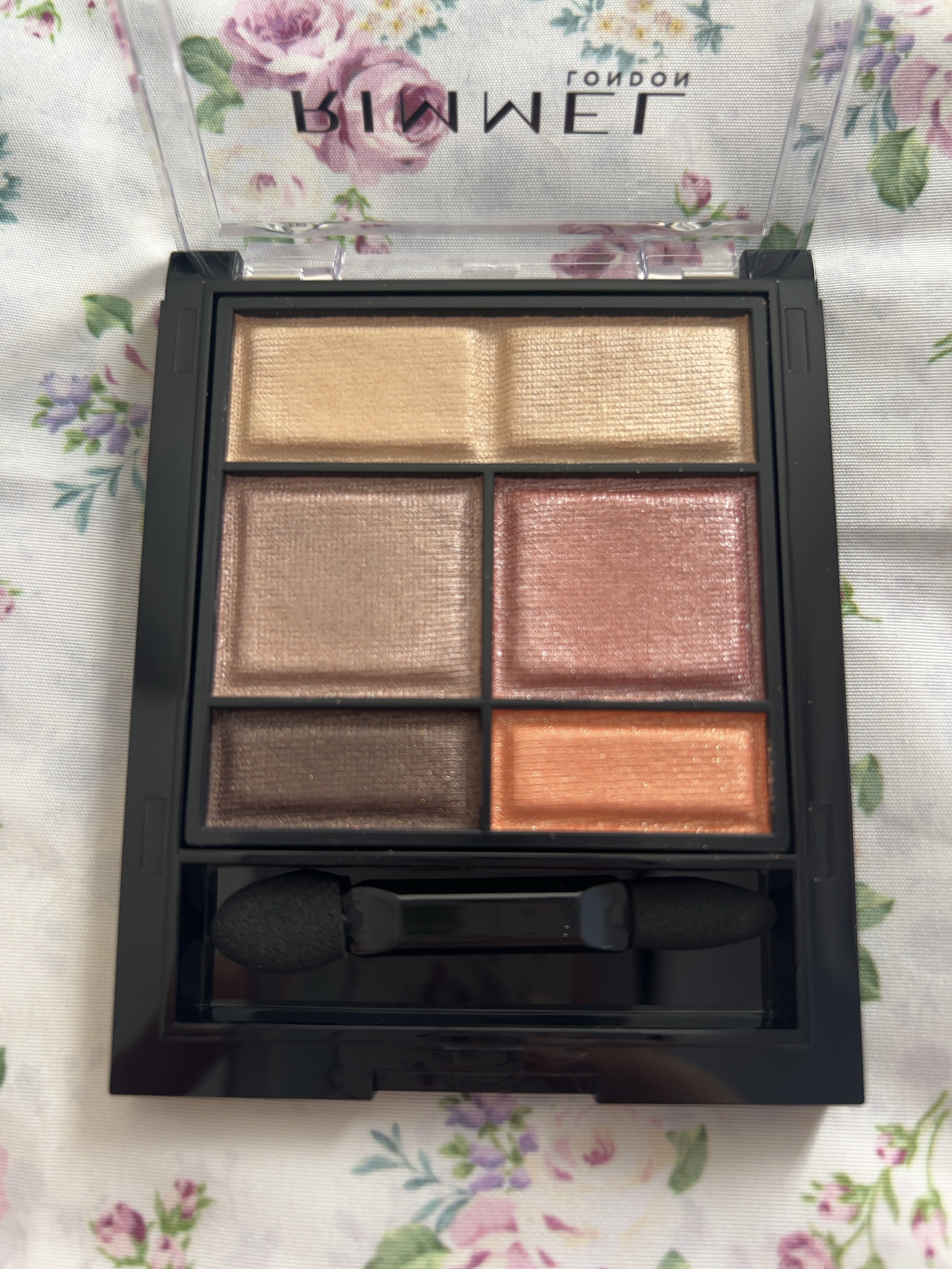 ワンダー スウィート アイシャドウ 006 華やかレディの アップルスパークリングショコラ/リンメル ロンドン/アイシャドウパレットを使ったクチコミ（1枚目）