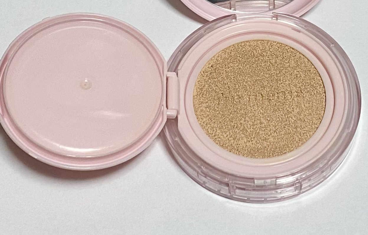 ワンダーベルベットラスティングクッション/i’m meme/クッションファンデーションを使ったクチコミ（2枚目）