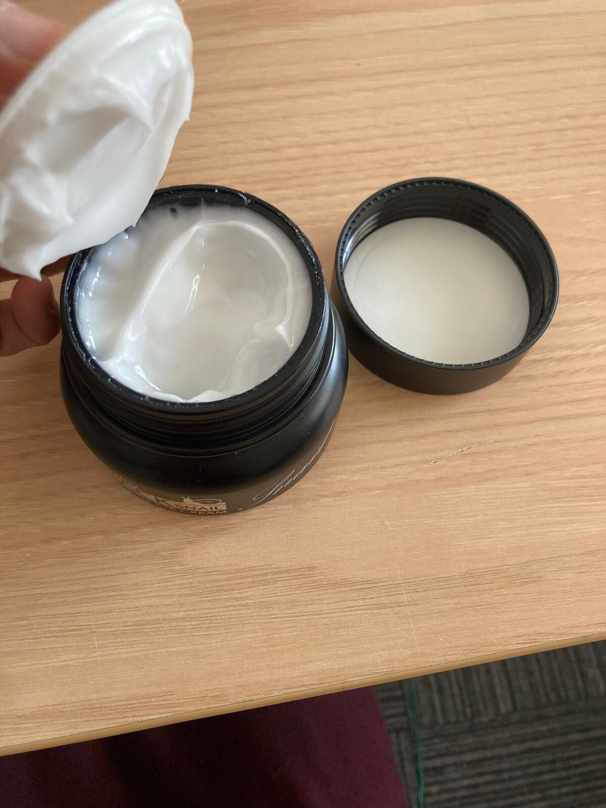 ブラックスネールオールインワンアイクリーム/Farmstay/アイケア・アイクリームを使ったクチコミ(2枚目)