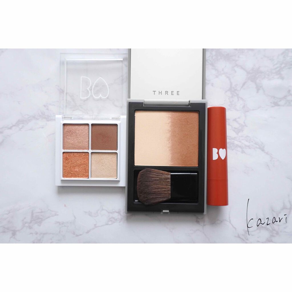 ソーラーティンティドフローパウダー/THREE/プレストパウダーを使ったクチコミ（2枚目）