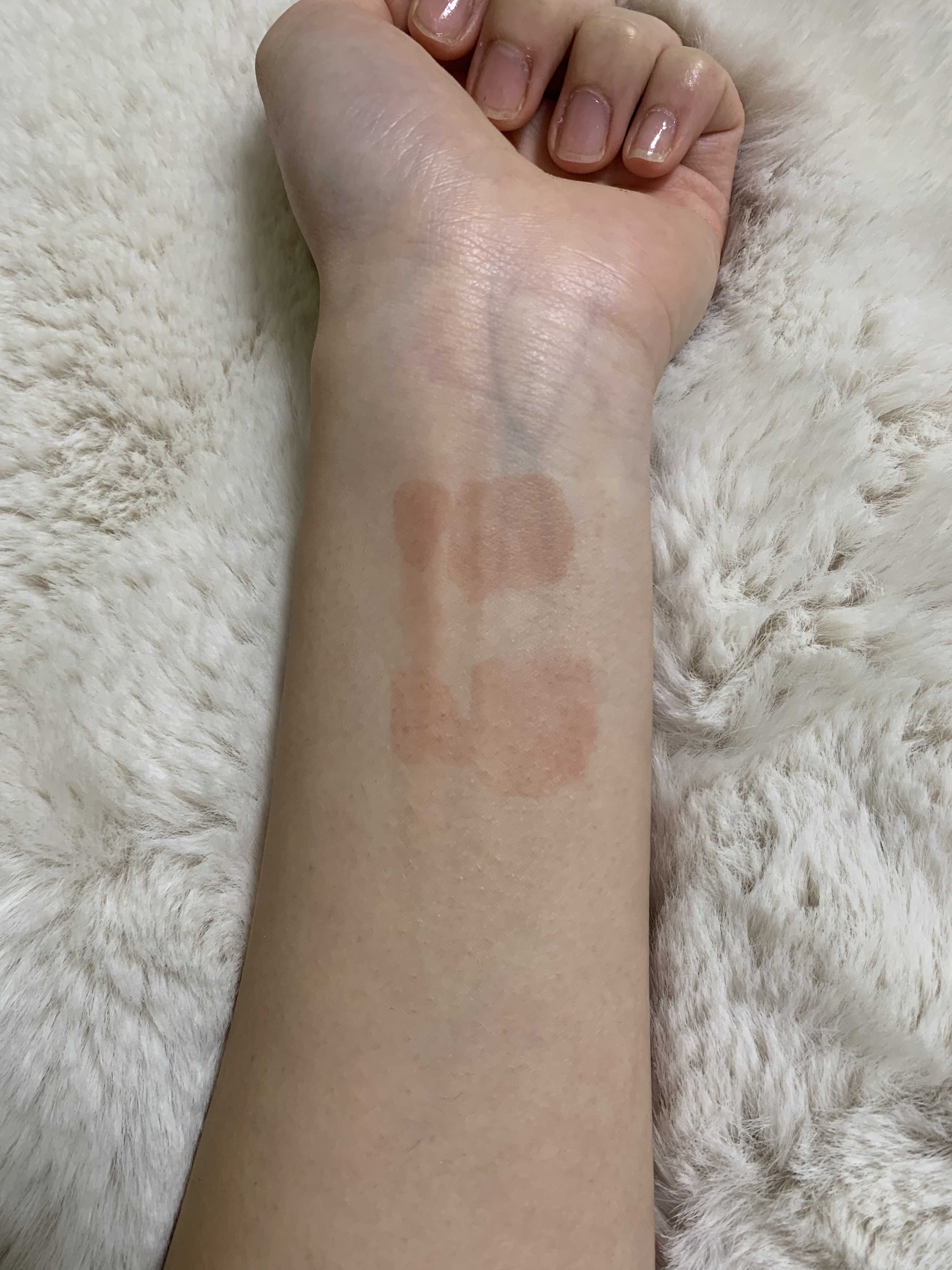 ジェリーイングヌードグロス/Laka/リップグロスを使ったクチコミ（2枚目）