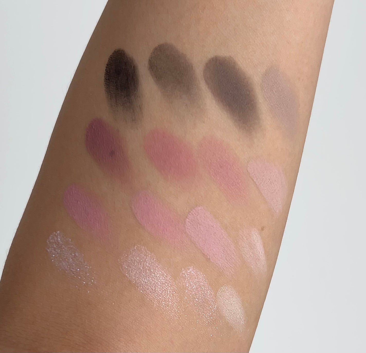 ソフトブラーリングアイパレット/wakemake/アイシャドウパレットを使ったクチコミ(3枚目)