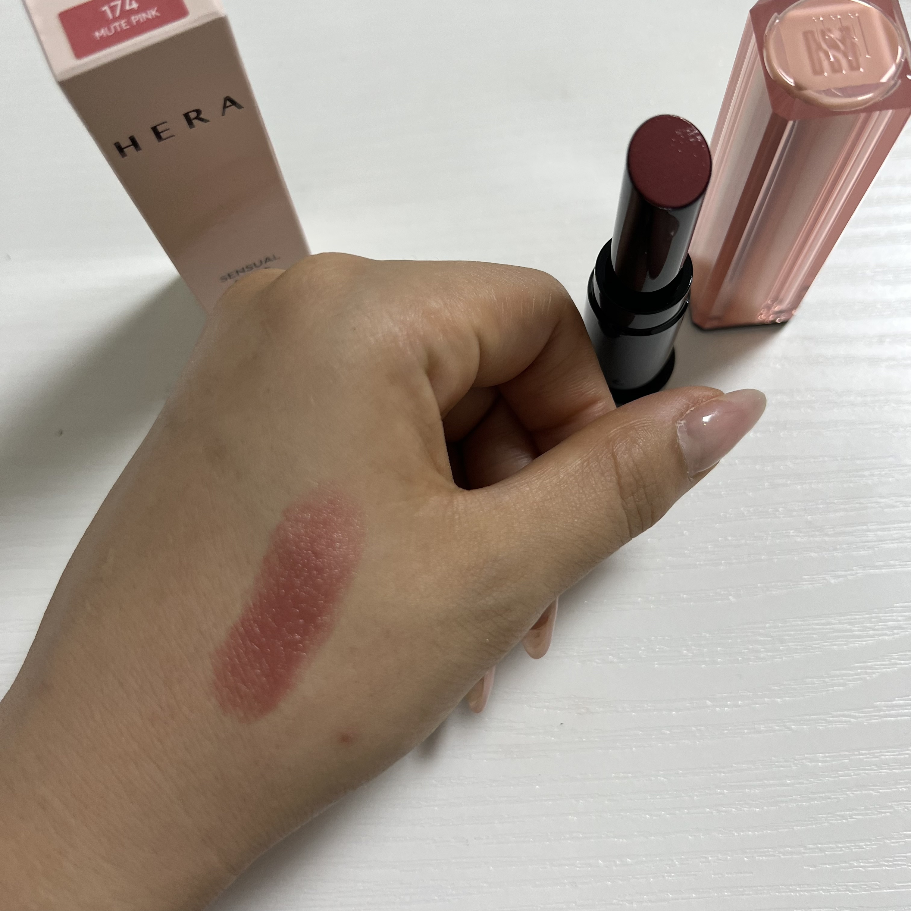 センシュアル ヌードバーム/HERA/リップバームを使ったクチコミ（2枚目）