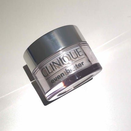 CLINIQUE イーブン ベター ブライトニング ルース パウダーCのクチコミ「夏場に大活躍のルースパウダーを紹介させてください。なんといっても夏は汗や湿気でベタつくことが多.....」(1枚目)