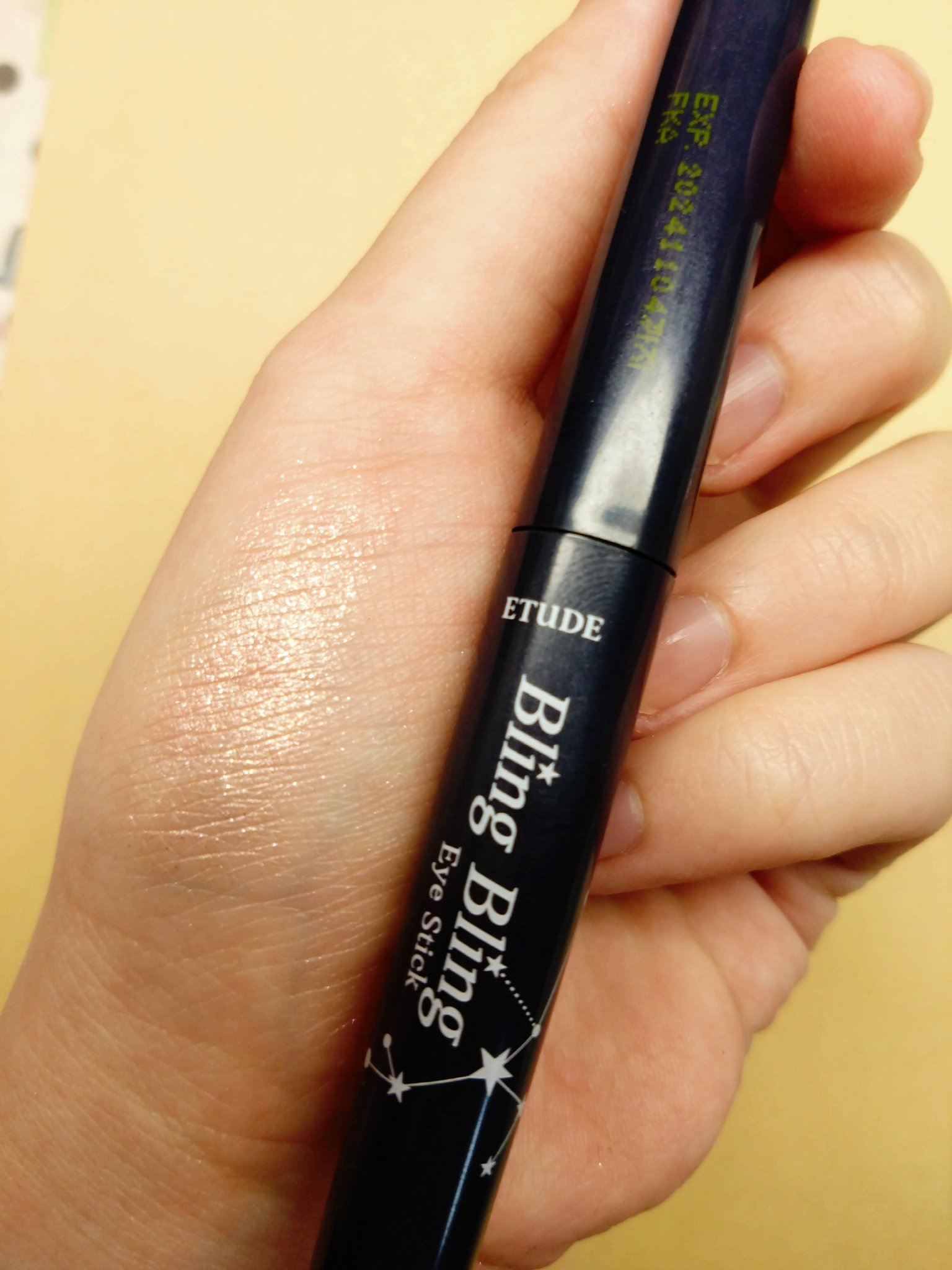 キラキラ アイシャドウ/ETUDE/スティックアイシャドウを使ったクチコミ（3枚目）