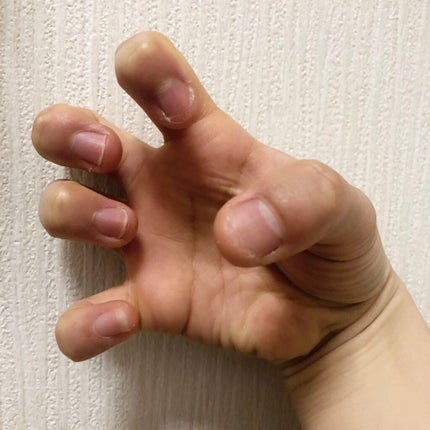 twinkle_rouge_lmo6 on LIPS 「元々爪を噛むのが癖で、でも去年一年頑張って全部の爪伸ばしたの!..」(2枚目)