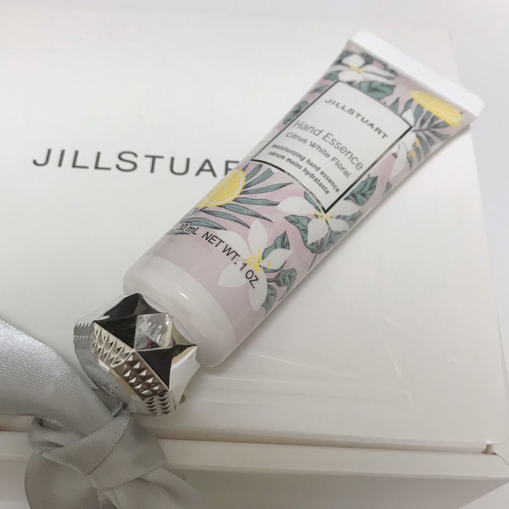 JILL STUART ハンドエッセンス シトラス ホワイトフローラルのクチコミ「【箱も蓋も色も香りも可愛い…！】


JILL STUART
ハンドエッセンス シトラス ホワ.....」（1枚目）
