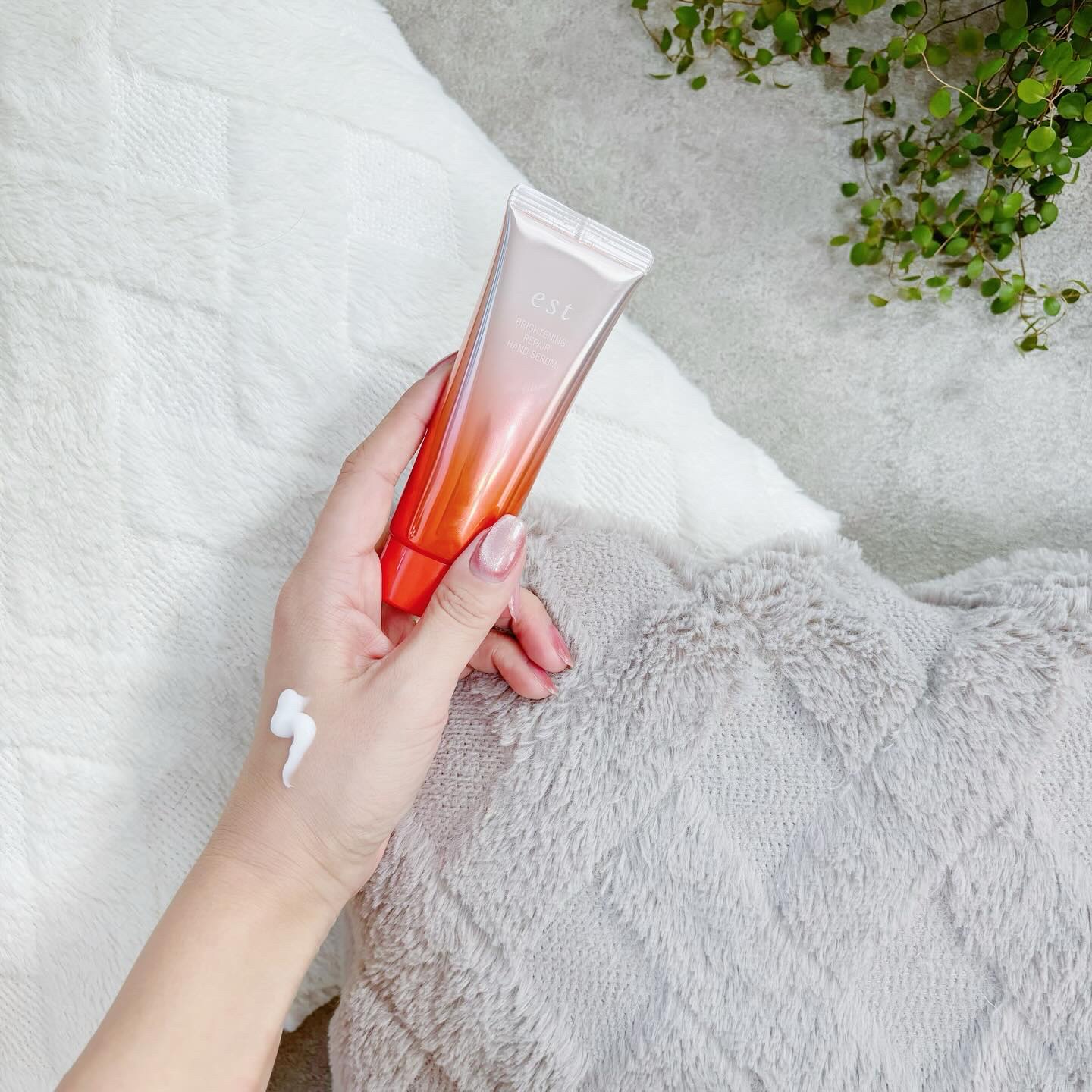 ブライトニング リペア ハンドセラム/est/ハンドクリームを使ったクチコミ（2枚目）