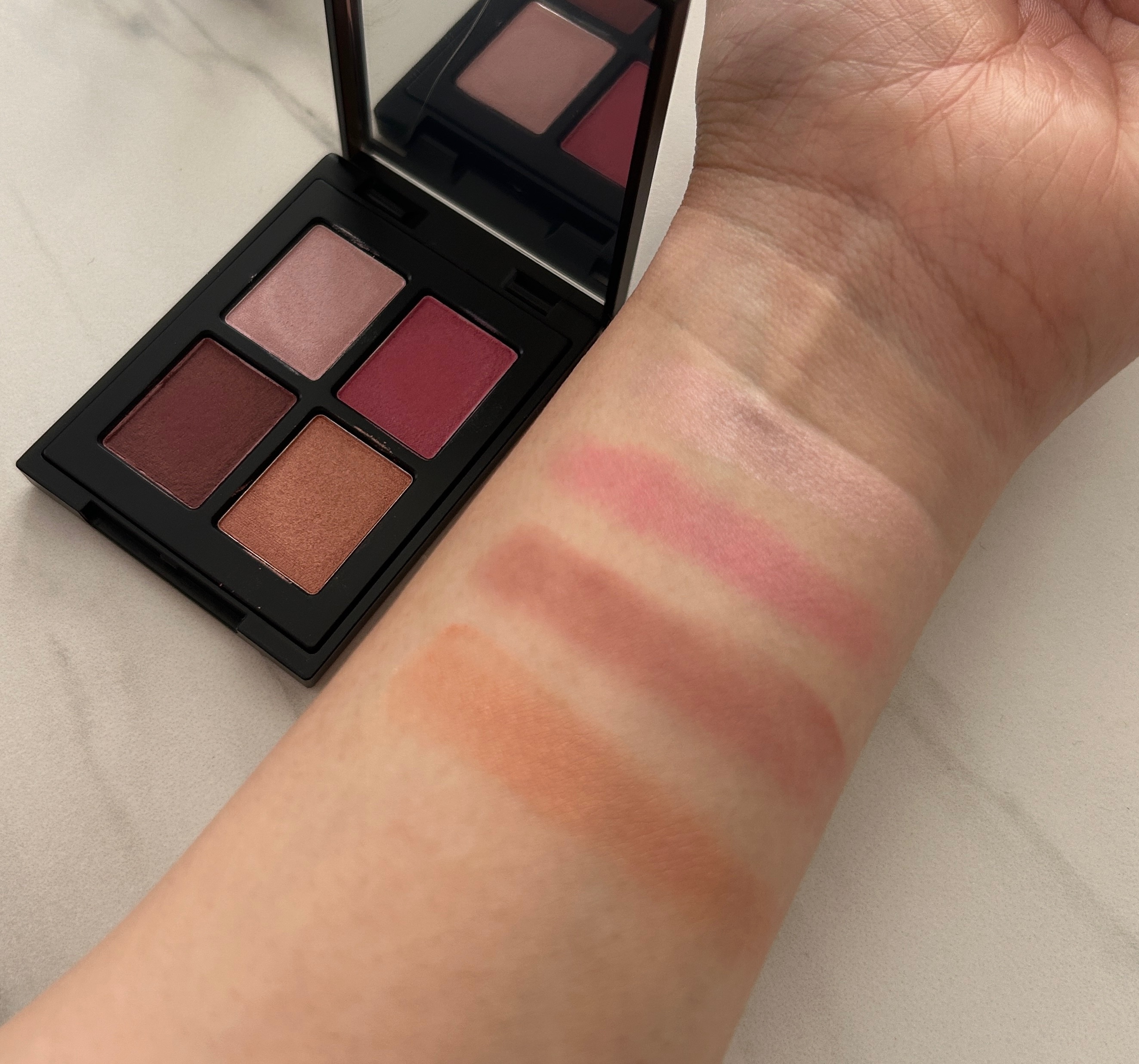 エトワルローズ 4色アイシャドウ 11 カシス/Étoile Rose/アイシャドウパレットを使ったクチコミ（2枚目）
