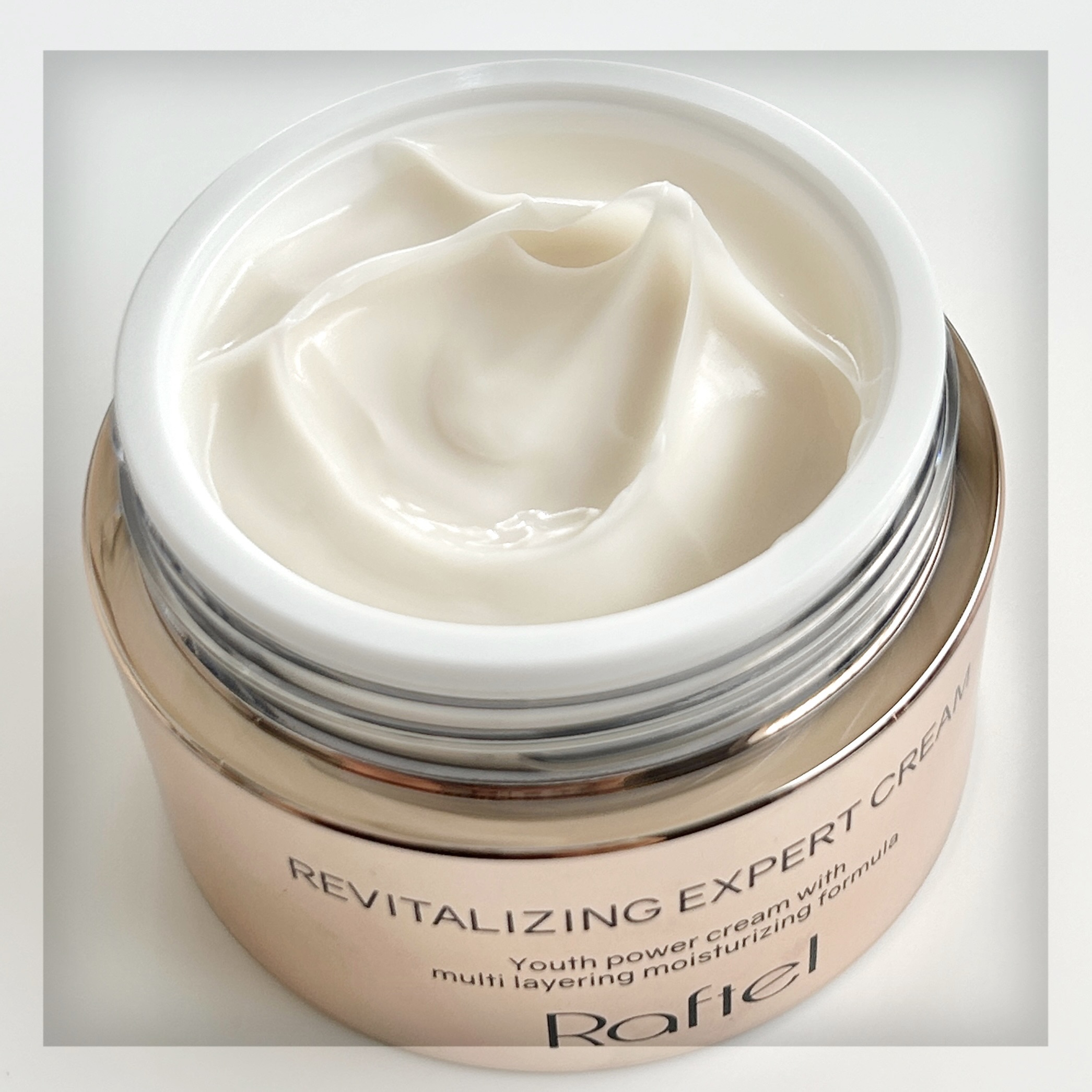 リバイタライジングエキスパートクリーム/Raftel/フェイスクリームを使ったクチコミ（3枚目）