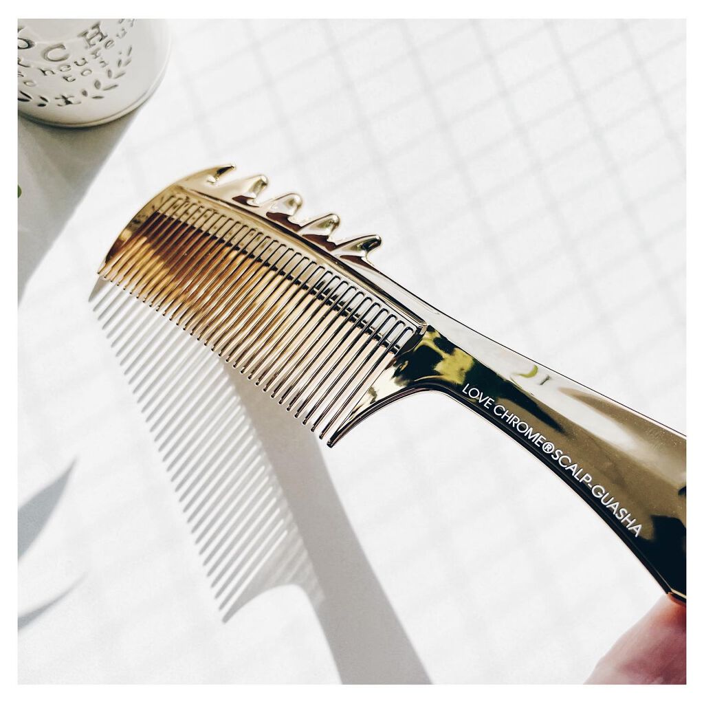 K24GP スカルプカッサ ゴールド/LOVECHROME/ヘアコームを使ったクチコミ(4枚目)