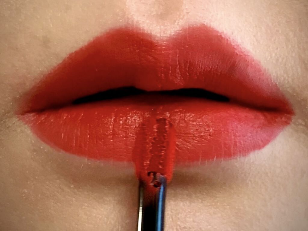 センシュアルパウダーマットリキッド 288 GAM/HERA/口紅を使ったクチコミ（2枚目）